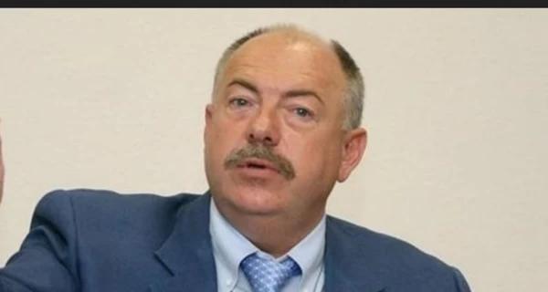 Під час обшуків у Піскуна у Франції знайшли 90 тисяч євро, 3 кг золота і 18 вартісних годинників