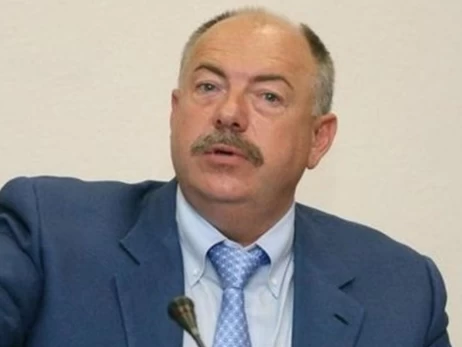 Під час обшуків у Піскуна у Франції знайшли 90 тисяч євро, 3 кг золота і 18 вартісних годинників