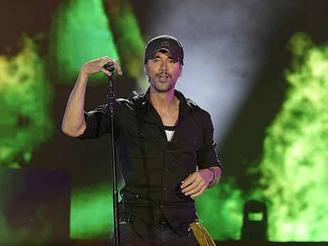 Энрике Иглесиас стал отцом в четвертый раз