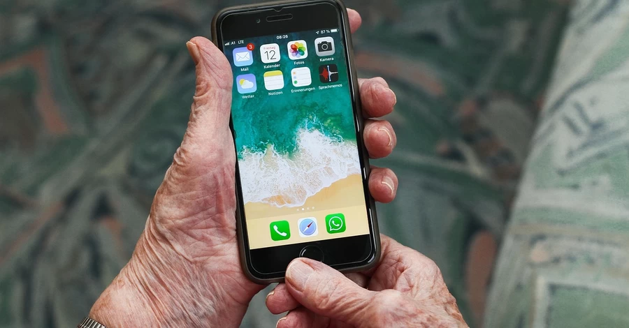 Мошенники рассылают пенсионерам фейковые сообщения о проверке возраста