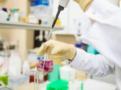 Медичні прориви-2025: навчилися «ремонтувати» ДНК, перемогли глухоту та зараження ВІЛ