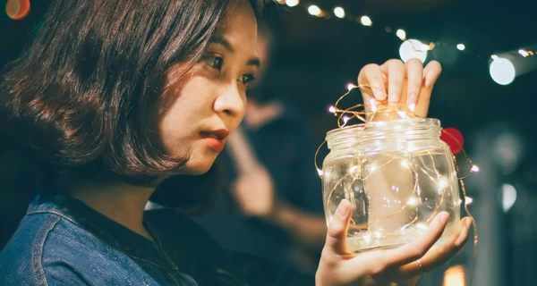 Опасны ли праздничные гирлянды для зрения: мнение офтальмологов