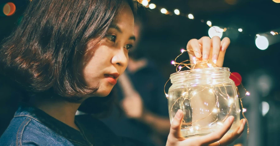 Опасны ли праздничные гирлянды для зрения: мнение офтальмологов