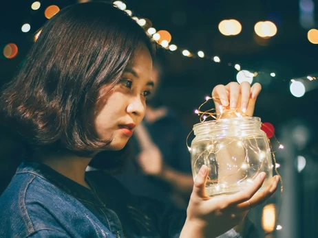 Опасны ли праздничные гирлянды для зрения: мнение офтальмологов