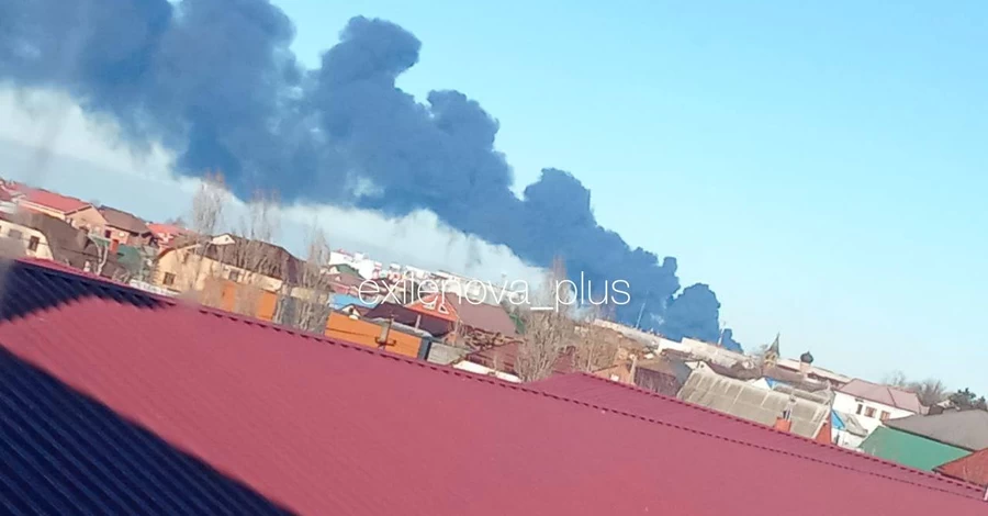 У порту Краснодарського краю через атаку дронів спалахнули резервуари з нафтопродуктами