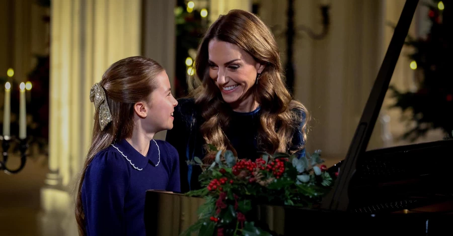 Принцессы Кэтрин и Шарлотта сыграли дуэтом на рождественском концерте