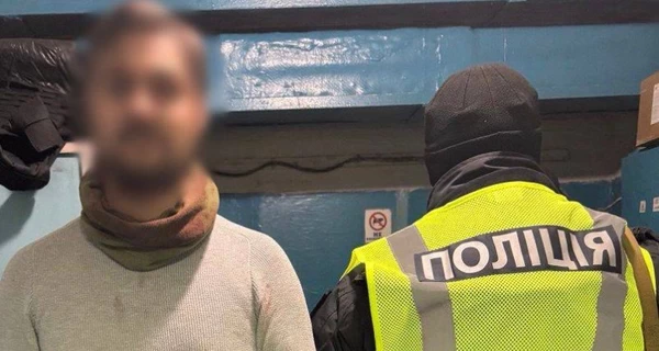 У Київському метро чоловік вчинив бійку та поранив ножем двох пасажирів 