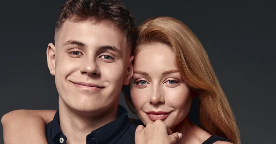 17-річний син Тіни Кароль вручив їй квіти під час концерту у Львові 