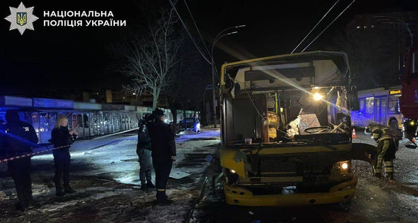 В Киеве прогремел взрыв в автобусе, правоохранители работают на месте 