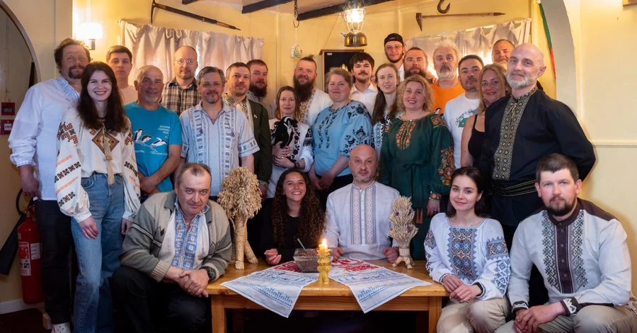 Пінгвіни, колядки та святкова вечеря - як полярники святкували Різдво в Антарктиді