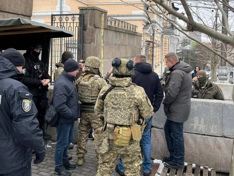 НАБУ проводить обшуки у комітеті транспорту та інфраструктури - хто входить до його складу