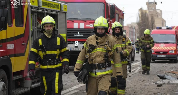 В Киеве продолжаются аварийные работы - повреждены более 10 многоэтажек, перебои с теплом и водой