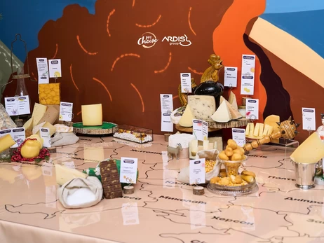 Черный чеддер и «Говерла» с плесенью: 65 лучших украинских сыров на Сырной карте