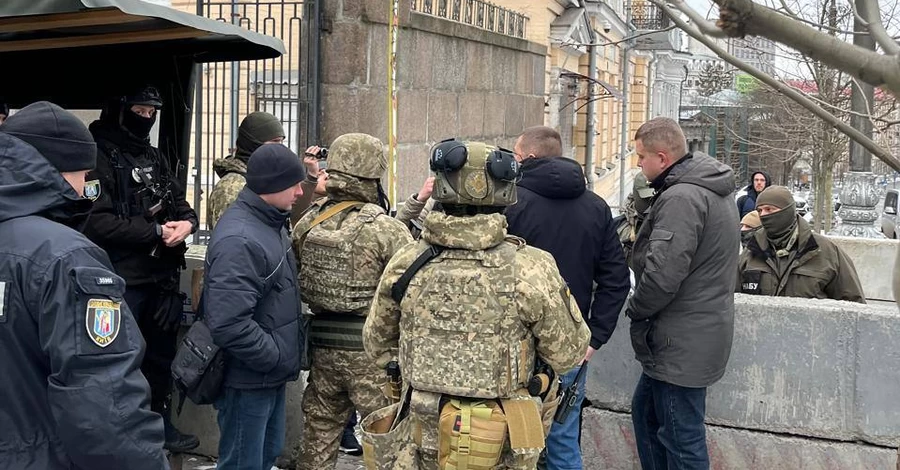 Пяти народным депутатам, подозреваемым в организации ОПГ, объявили подозрение 