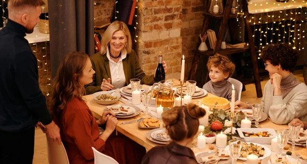 Новогоднее застолье без последствий: как не набрать лишних килограммов на праздники