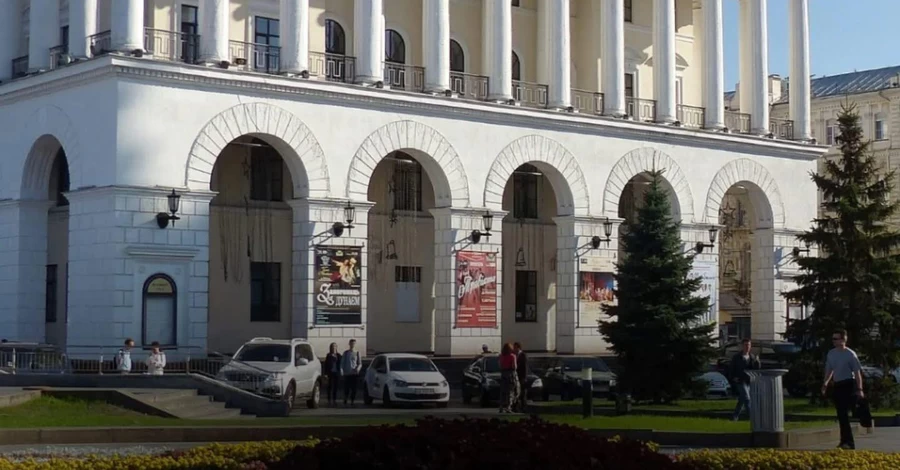 З назви музичної академії лише прибрали ім'я Чайковського, нова буде пізніше