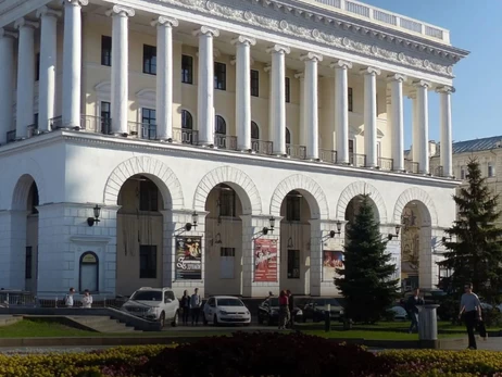 З назви музичної академії лише прибрали ім'я Чайковського, нова буде пізніше