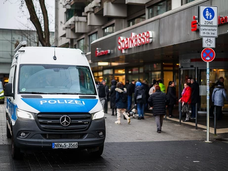 В Германии банк ограбили, просверлив дыру в стене банковского хранилища