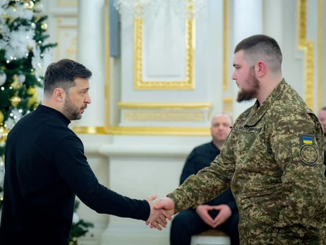 В 2025 году Зеленский совершил 60 визитов за границу и принял 100 глав государств и правительств