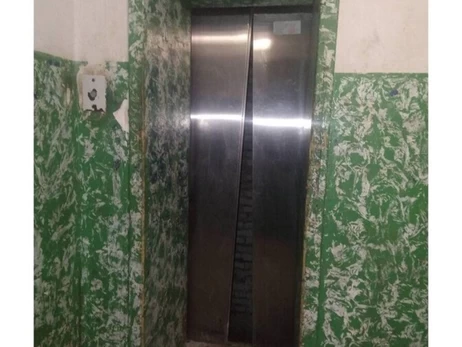 Во Львове компания нетрезвых молодых людей расшатала кабину лифта и один из них упал в шахту