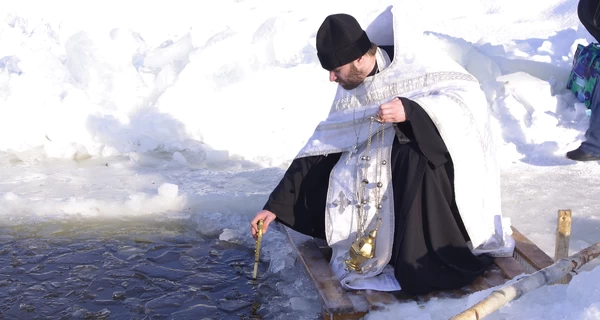 Что нужно знать о Крещении: освященная вода, голодная кутья и прощание с колядками