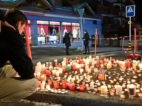 В Швейцарии объявили пятидневный траур по погибшим в баре на курорте