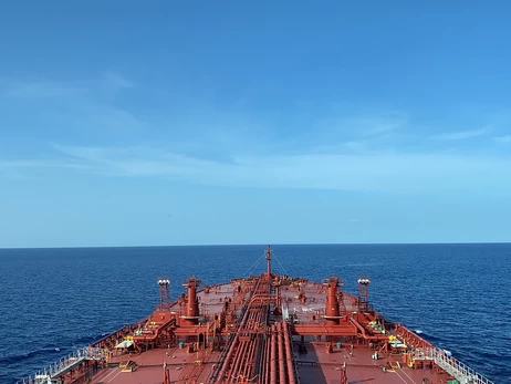 Найбільший нафтопереробник Індії офіційно заявив про відмову від російської нафти