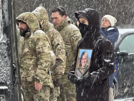 У Києві попрощалися з операторкою дронів Ланою 