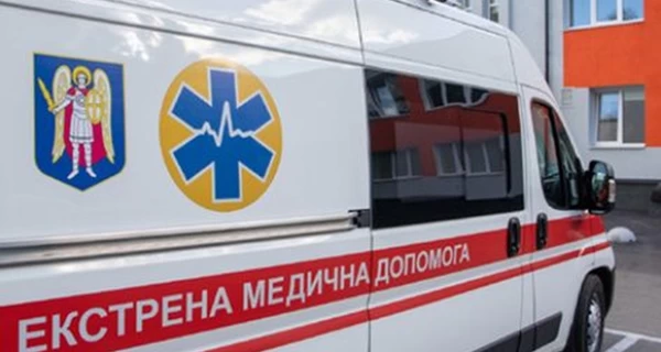 В Запорожье четырёхлетняя девочка самостоятельно вызвала маме скорую