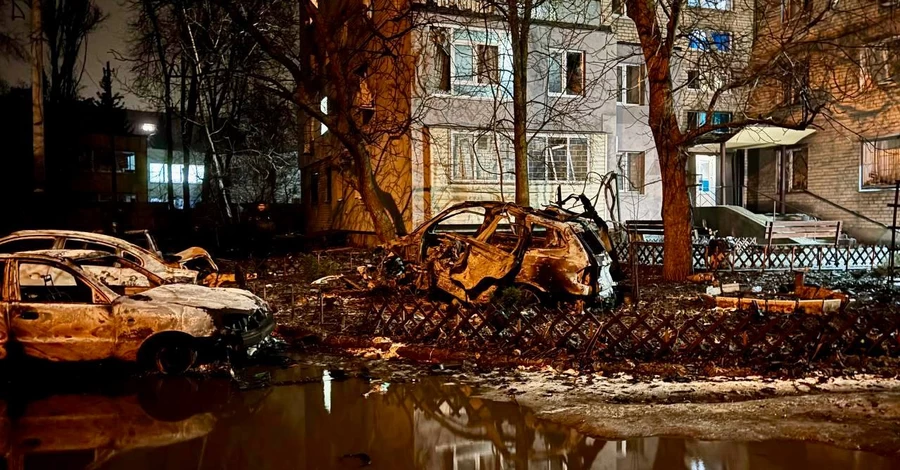 Росіяни понад годину атакували дронами Дніпро, серед постраждалих є діти