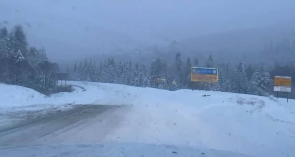 Снег засыпает Львовщину, а улицы Киева превратились в каток - коммунальщики борются с непогодой