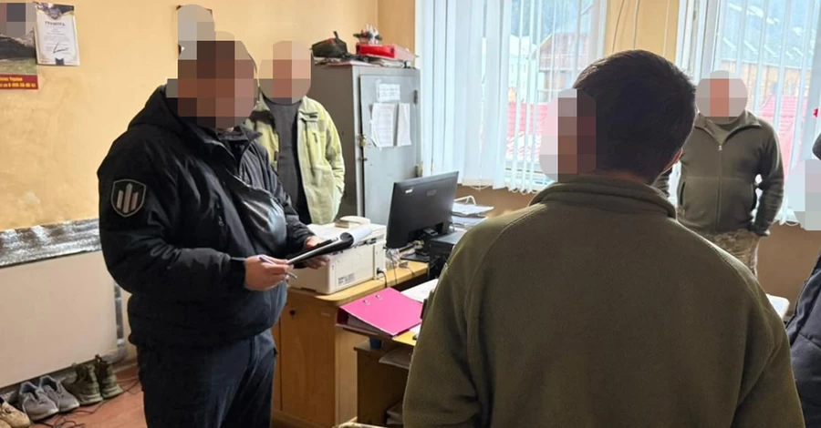 На Прикарпатье задержали работников ТЦК за издевательство над мобилизованными