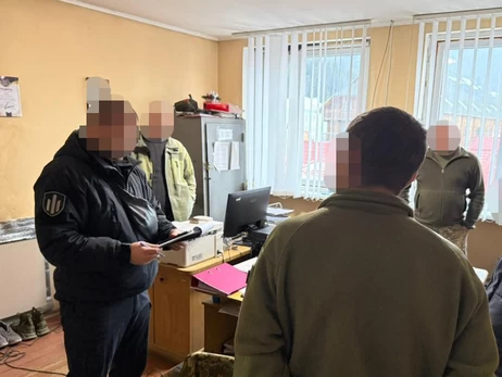 На Прикарпатье задержали работников ТЦК за издевательство над мобилизованными