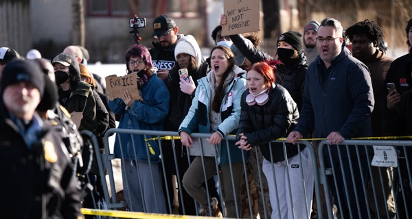 В Миннеаполисе после убийства агентом ICE женщины начались протесты, Трамп поддержал действия правоохранителя