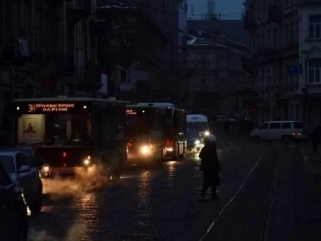 Блэкаут в Запорожье и Днепре: в регионы везут генераторы из других областей, в некоторых школах продлили каникулы