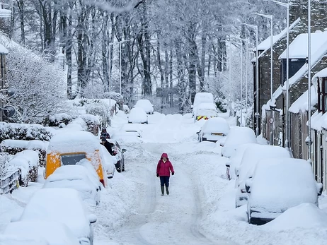 Європу паралізував аномальний мороз та снігопад - скасовані авіарейси, є ДТП та жертви негоди