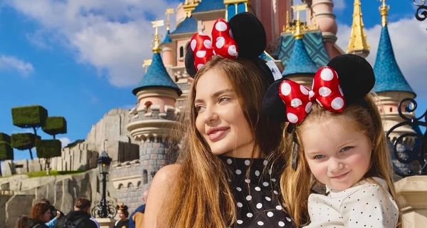 Блогерка Стася Макєєва поскаржилась на булінг своєї доньки через контент російською мовою