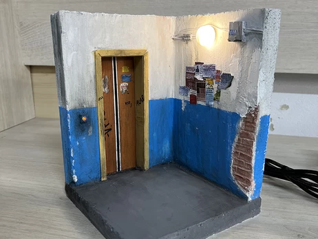 Панельні під’їзди у масштабі 1:15: як львів’янин створює мініатюрний світ буремних 90-х