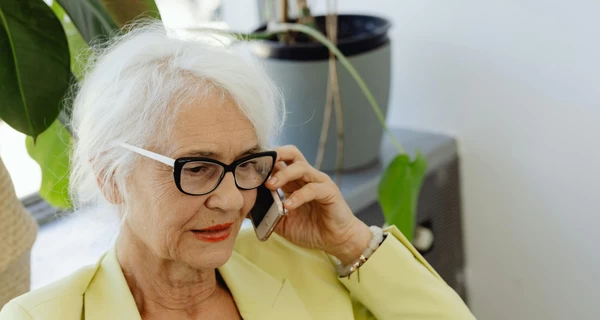 Дарить общение и поддержку одиноким пожилым людям: как работает проект «З'ЄДНУЄМО»