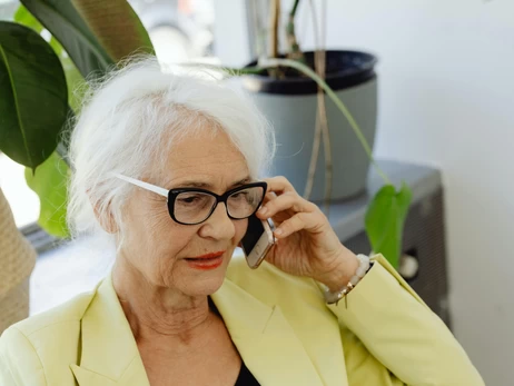 Дарить общение и поддержку одиноким пожилым людям: как работает проект «З'ЄДНУЄМО»