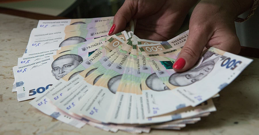 Гривня обвалилась до нового історичного мінімуму