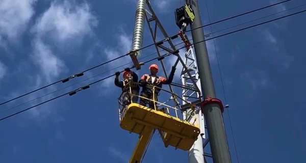 Запорожье уже со светом, на Днепропетровщине работы еще продолжаются, - Зеленский