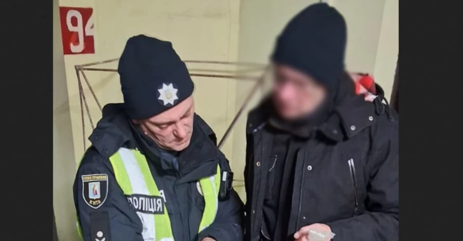 Охранника, который не пустил людей в часть паркинга во время обстрелов РФ, привлекли к ответственности 