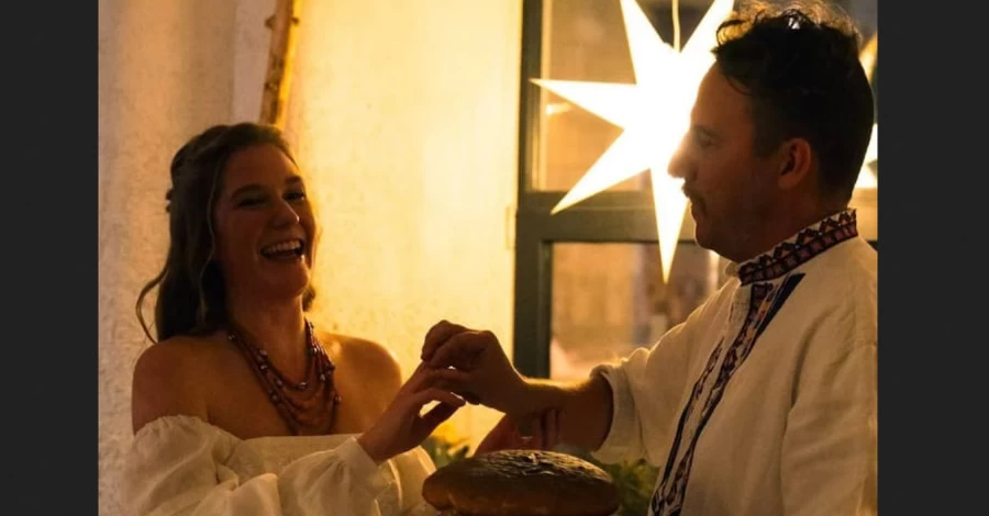 Євген Клопотенко зробив пропозицію своїй дівчині Катерині Воскресенській 