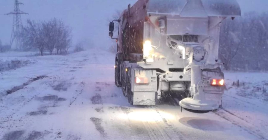 На Запоріжжі вітер повалив опори антидронових тунелей