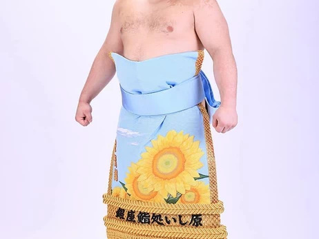 Шахраї розсилають від імені українського сумоїста Аонішики повідомлення про збори для ЗСУ та дітей