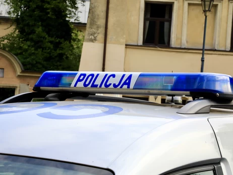 У Варшаві затримали українку, яка намагалася сісти в літак із написом на лобі 