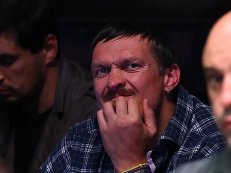 Усик очолив рейтинг найкращих боксерів світу у надважкій вазі