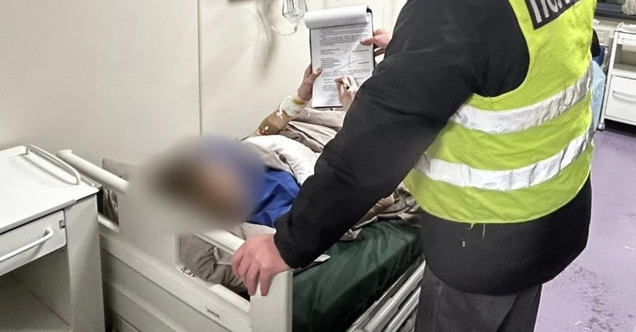 В Киеве вручили подозрение подростку, напавшему на учительницу и одноклассника с ножом