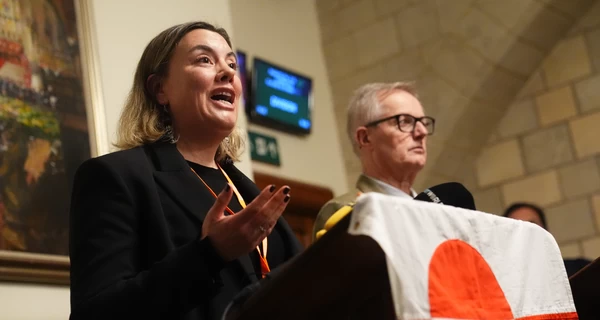 Гренландія попросила захисту в Лондона, а Трамп пригрозив прем'єру острова «великими проблемами»